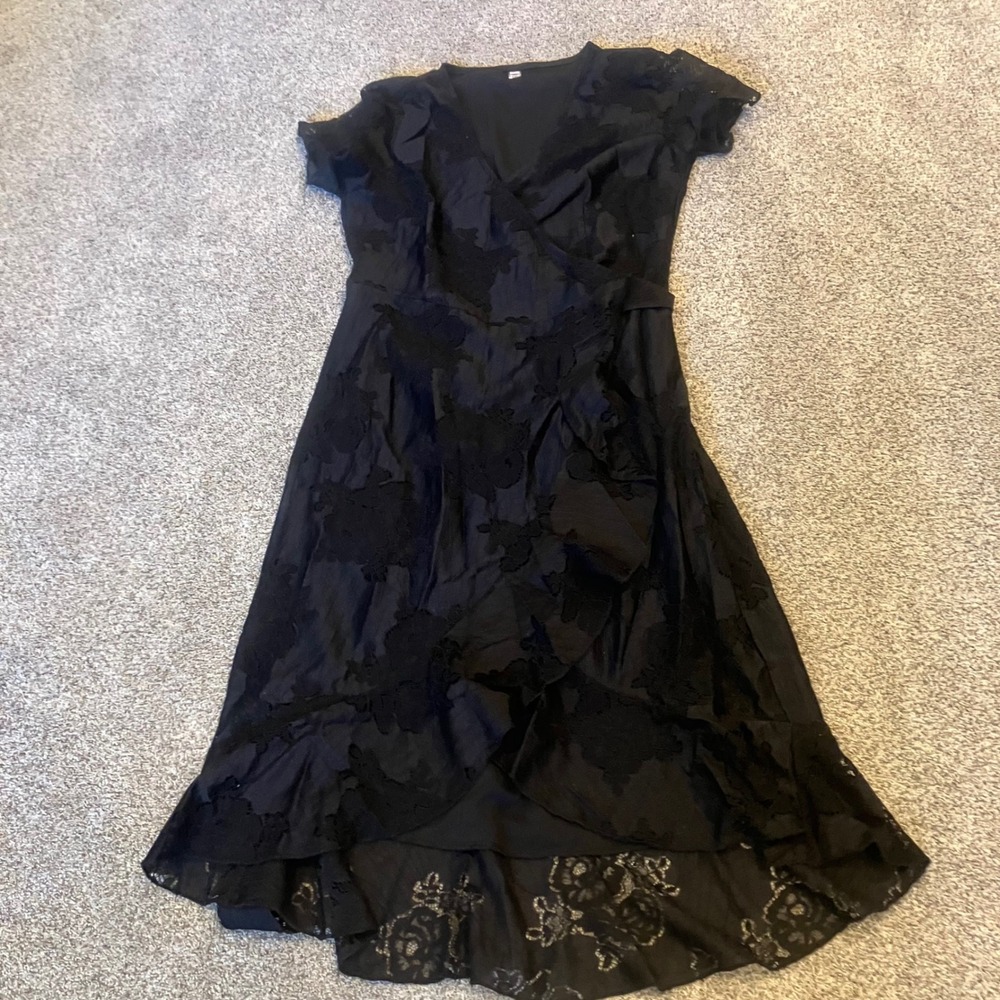 Black Floral Lace Wrap Dress M High Low Hem V-Neck Short Sleeve Whimsigoth Fairy